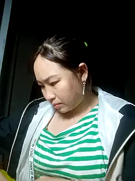 Snapshot of suki-lady chatting on 11-26-25, 01:01 suki-lady online show from 11-26-25, 01:01