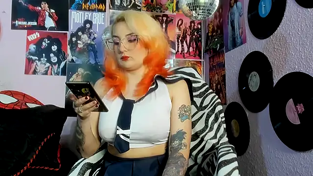 Avril Maria online show from 02-15-26, 07:54