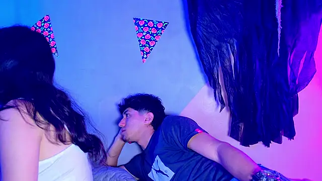 Snapshot of Laura_and_Kevin chatting on 10-23-25, 01:21 Laura and Kevin online show from 10-23-25, 01:21