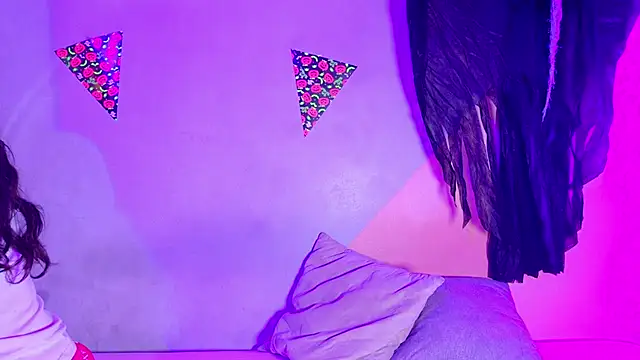 Snapshot of Laura_and_Kevin chatting on 10-30-25, 01:23 Laura and Kevin online show from 10-30-25, 01:23