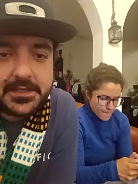 CasalTopaTudo online show from 09-18-25, 10:45
