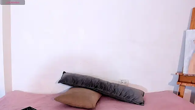 Lia Rousse0 online show from 10-08-25, 07:11