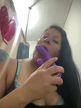 Snapshot of nimsix chatting on 09-28-25, 06:41 nimsix online show from 09-28-25, 06:41