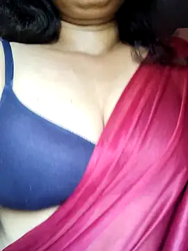 Snapshot of SoftButDeadly0 chatting on 10-10-25, 10:14 SoftButDeadly0 online show from 10-10-25, 10:14