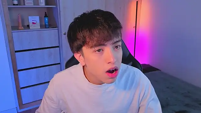 Snapshot of onlinenico chatting on 10-11-25, 08:07 onlinenico online show from 10-11-25, 08:07