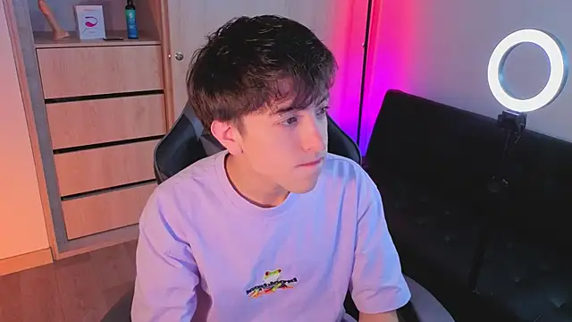 Snapshot of onlinenico chatting on 10-15-25, 08:09 onlinenico online show from 10-15-25, 08:09