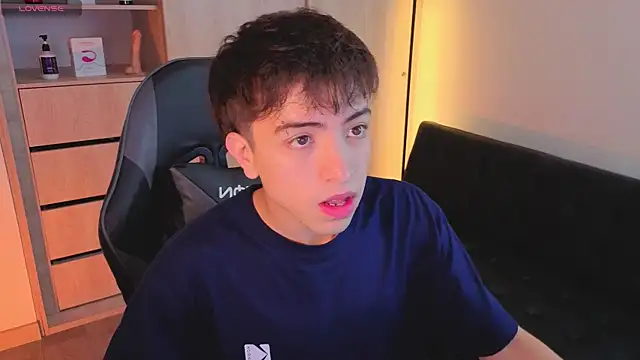 Snapshot of onlinenico chatting on 10-27-25, 08:02 onlinenico online show from 10-27-25, 08:02