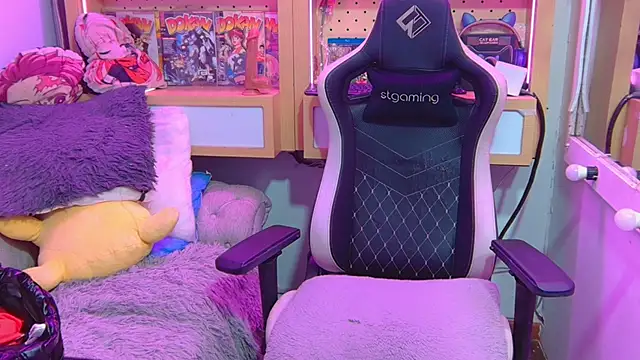 Snapshot of Carrie_hall chatting on 11-02-25, 12:24 Carrie hall online show from 11-02-25, 12:24