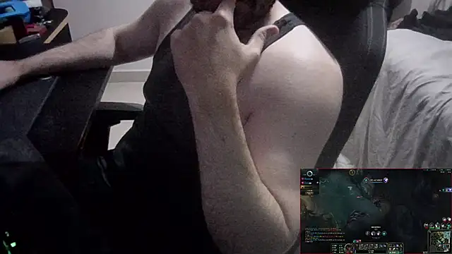 Snapshot of rivwork chatting on 11-07-25, 01:49 rivwork online show from 11-07-25, 01:49