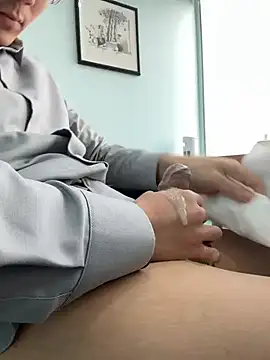 miniyellower online show from 02-10-26, 07:34