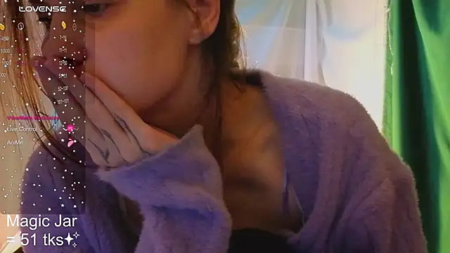 HoneyLem0n online show from 10-19-25, 04:02