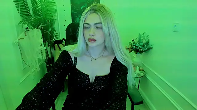 Snapshot of LeslieMineg chatting on 10-29-25, 11:34 LeslieMineg online show from 10-29-25, 11:34