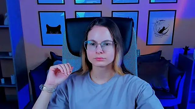 Carrie Rose online show from 10-14-25, 04:13