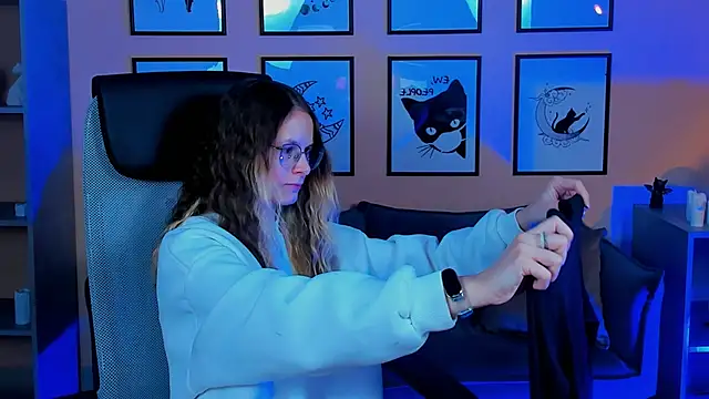 Carrie Rose online show from 10-15-25, 04:12