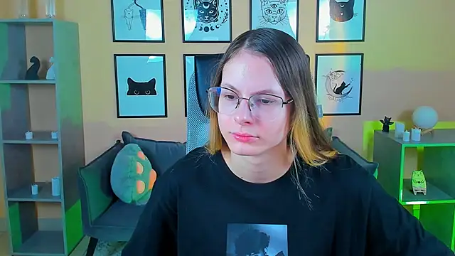 Carrie Rose online show from 10-22-25, 02:23