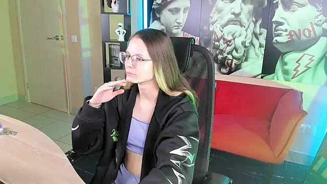 Carrie Rose online show from 10-28-25, 02:15