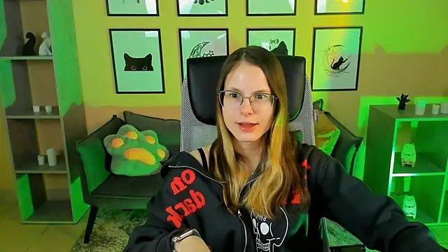 Carrie Rose online show from 11-15-25, 02:31