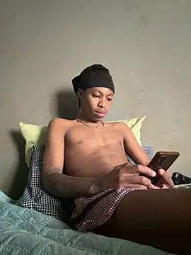 Snapshot of Tookey012 chatting on 10-13-25, 05:40 Tookey012 online show from 10-13-25, 05:40