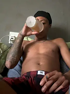 Snapshot of Tookey012 chatting on 11-11-25, 08:25 Tookey012 online show from 11-11-25, 08:25