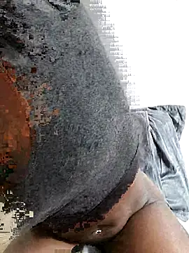 Snapshot of _Uphele chatting on 09-13-25, 02:06 Uphele online show from 09-13-25, 02:06