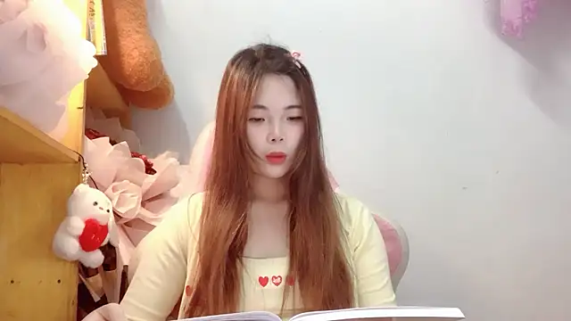 Snapshot of Pony898 chatting on 11-21-25, 08:35 Pony898 online show from 11-21-25, 08:35