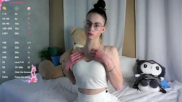 ArlineJanik online show from 11-21-25, 11:42