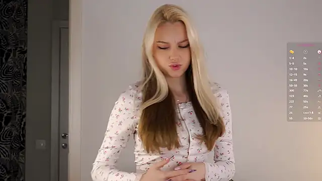 Snapshot of CherieSprinzl chatting on 10-12-25, 06:45 CherieSprinzl online show from 10-12-25, 06:45