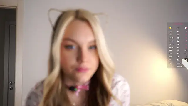 Snapshot of CherieSprinzl chatting on 10-19-25, 06:36 CherieSprinzl online show from 10-19-25, 06:36