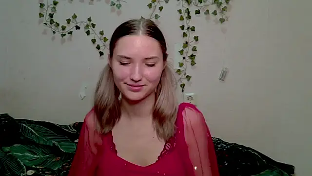  kikiclark   online show from 11-01-25, 08:55