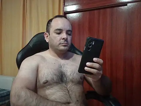 Snapshot of ososkr39 chatting on 10-24-25, 02:13 ososkr39 online show from 10-24-25, 02:13