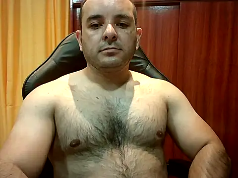 Snapshot of ososkr39 chatting on 11-11-25, 01:44 ososkr39 online show from 11-11-25, 01:44