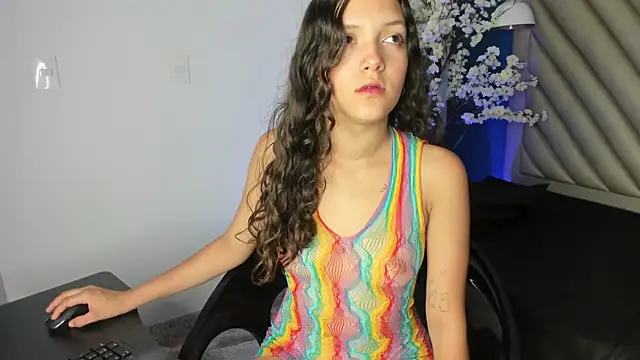 IsabelaSantorini online show from 10-20-25, 07:03