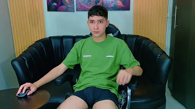 Snapshot of Kygo_Williams chatting on 11-19-25, 02:50 Kygo Williams online show from 11-19-25, 02:50