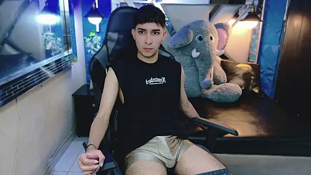 Snapshot of Kygo_Williams chatting on 12-16-25, 01:49 Kygo Williams online show from 12-16-25, 01:49