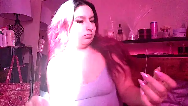 Snapshot of luvvespie chatting on 11-20-25, 08:19 luvvespie online show from 11-20-25, 08:19