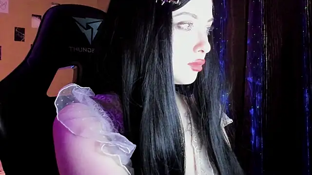 Snapshot of velunnight chatting on 09-22-25, 05:26 velunnight online show from 09-22-25, 05:26
