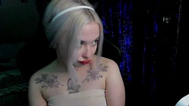 Snapshot of velunnight chatting on 09-24-25, 05:16 velunnight online show from 09-24-25, 05:16