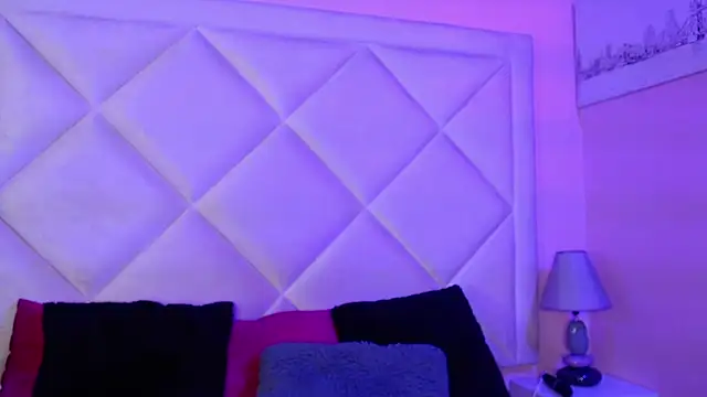 Miaa Smithh   online show from 01-08-26, 11:34