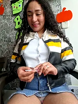 Snapshot of Lexiiee_1 chatting on 10-09-25, 05:11 Lexiiee 1 online show from 10-09-25, 05:11