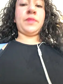 Snapshot of Lexiiee_1 chatting on 12-16-25, 04:23 Lexiiee 1 online show from 12-16-25, 04:23