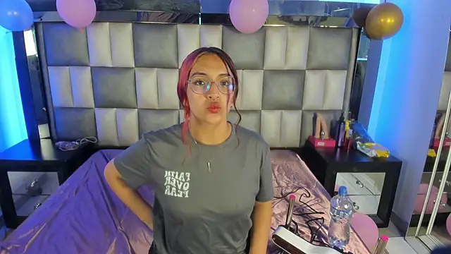 Valkiria js online show from 11-21-25, 01:21