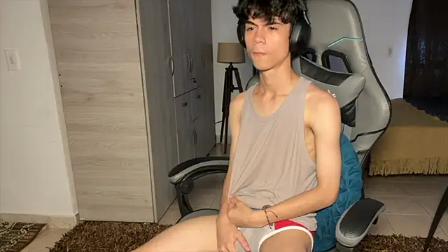 Snapshot of OopsAgain_ chatting on 01-13-26, 05:40 OopsAgain online show from 01-13-26, 05:40