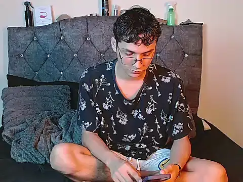 logan willyams  online show from 09-20-25, 10:33