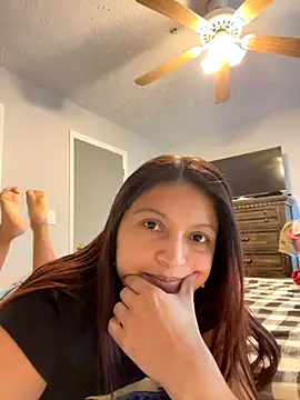 Snapshot of pocahonta69mermaid chatting on 10-09-25, 03:21 pocahonta69mermaid online show from 10-09-25, 03:21