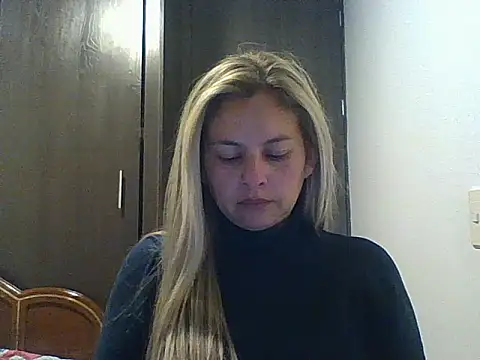 Valery  Rouse  online show from 09-19-25, 03:52