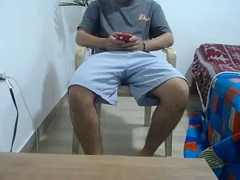 Snapshot of Young_handsome chatting on 09-15-25, 02:17 Young handsome online show from 09-15-25, 02:17