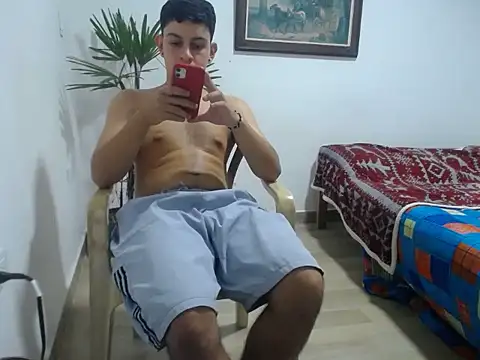 Snapshot of Young_handsome chatting on 09-16-25, 03:07 Young handsome online show from 09-16-25, 03:07