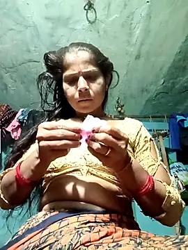 Snapshot of Hot_era chatting on 11-01-25, 03:25 Hot era online show from 11-01-25, 03:25