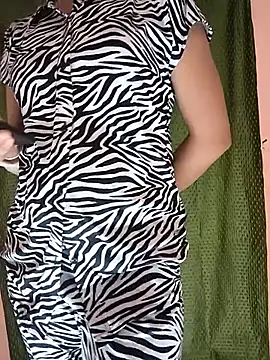 Snapshot of Hott_Archana chatting on 11-11-25, 05:46 Hott Archana online show from 11-11-25, 05:46