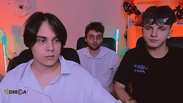 travis wolf  online show from 10-26-25, 07:53